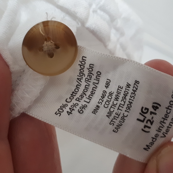 Time and Tru button down blouse. Size L - Picture 4 of 4